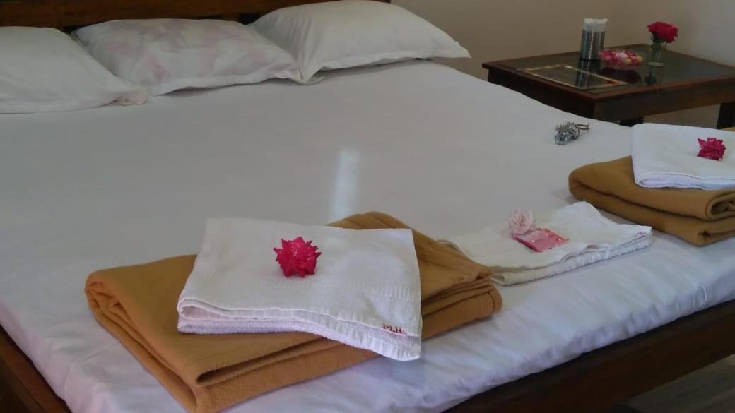 Vinee'S Kitchen And Motel Koynanagar Extérieur photo