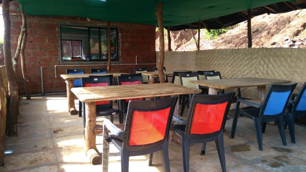 Vinee'S Kitchen And Motel Koynanagar Extérieur photo